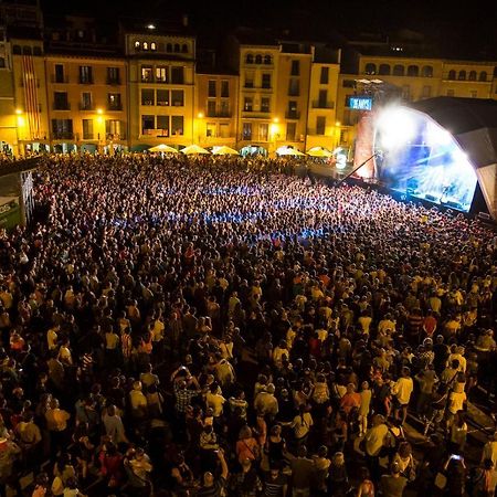 Apartaments Vicus 2 Con Vistas A La Plaza Mayor De Vic Kültér fotó
