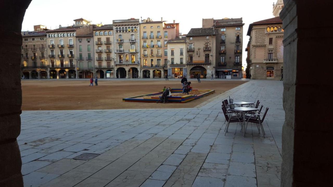 Apartaments Vicus 2 Con Vistas A La Plaza Mayor De Vic Kültér fotó