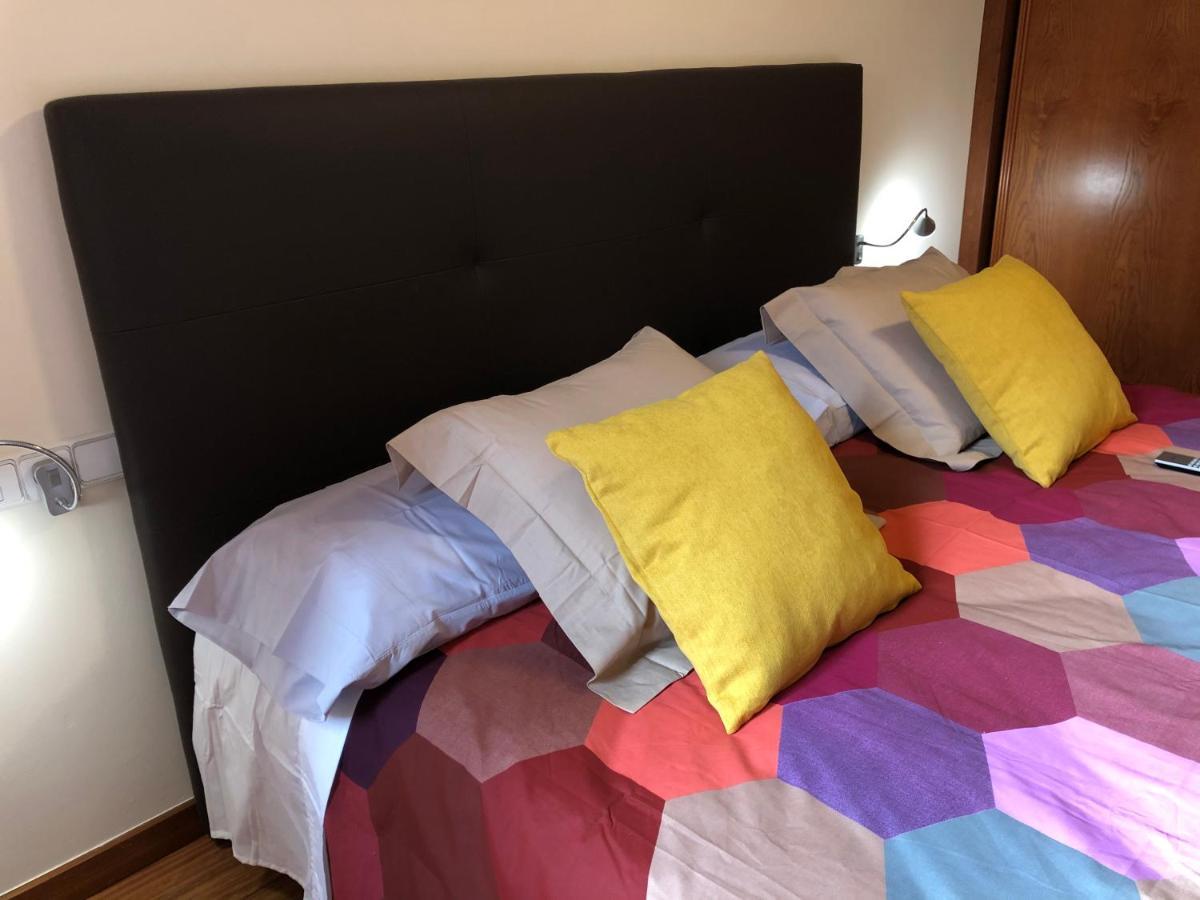 Apartaments Vicus 2 Con Vistas A La Plaza Mayor De Vic Kültér fotó