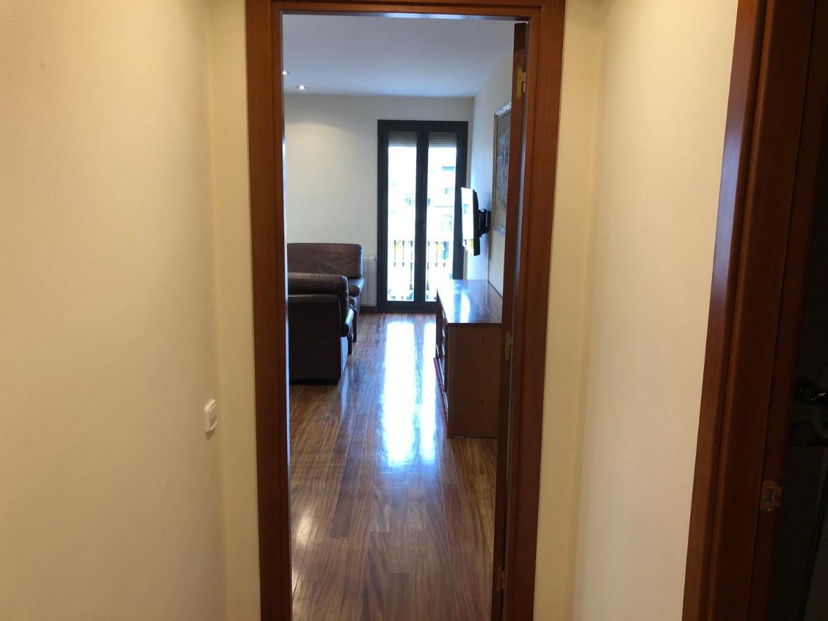 Apartaments Vicus 2 Con Vistas A La Plaza Mayor De Vic Kültér fotó