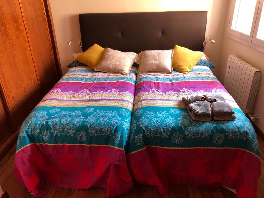 Apartaments Vicus 2 Con Vistas A La Plaza Mayor De Vic Kültér fotó